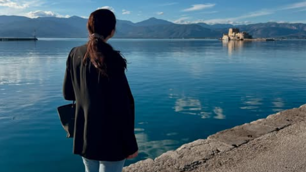 Eλληνίδα παρουσιάστρια μόλις ανακοίνωσε πως περιμένει το πρώτο της παιδί [βίντεο]